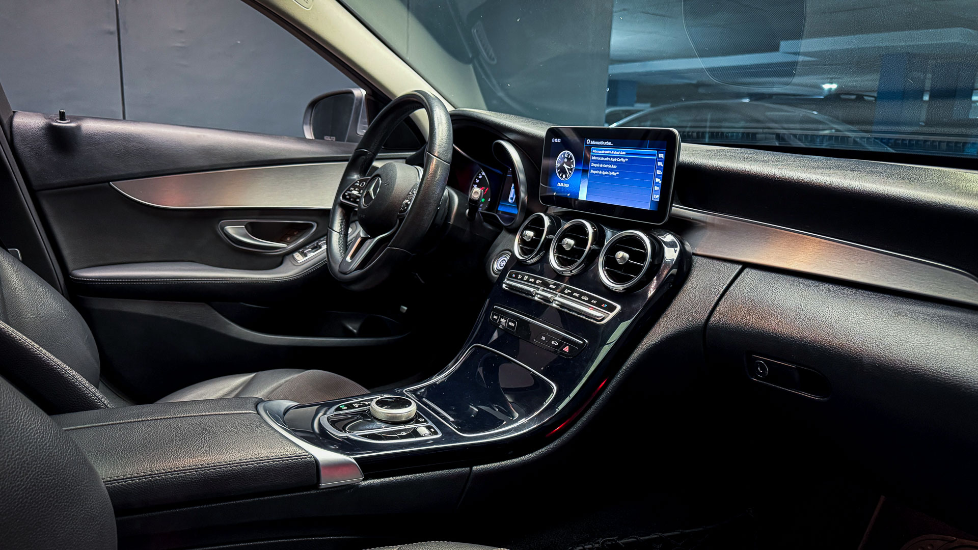 Mercedes-Benz C180 — foto 12 de 28