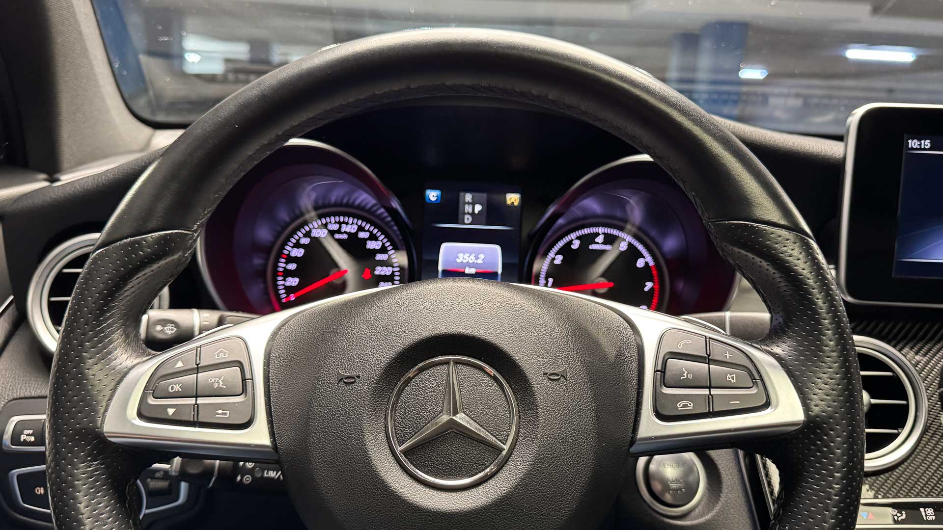 Mercedes-Benz Glc300 — foto 7 de 30