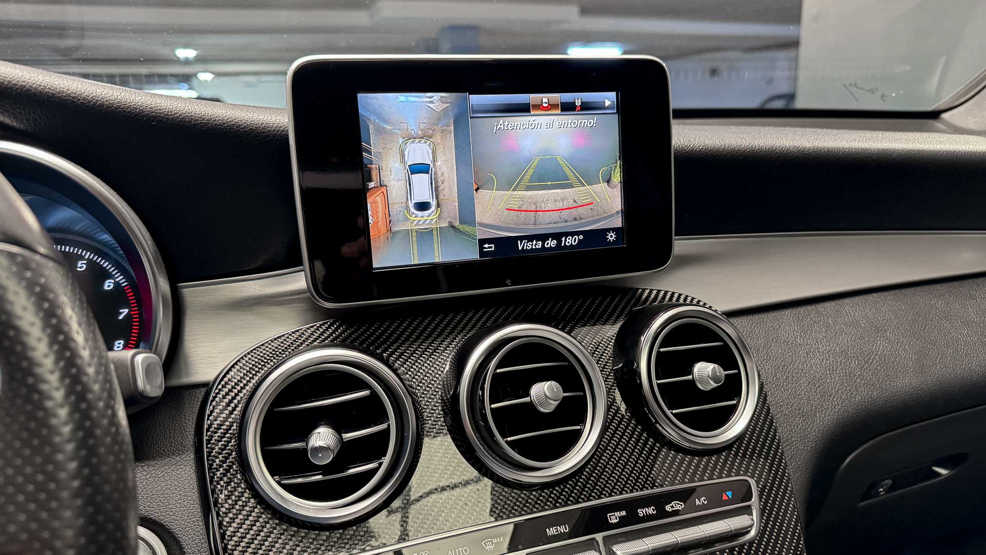 Mercedes-Benz Glc300 — foto 18 de 30