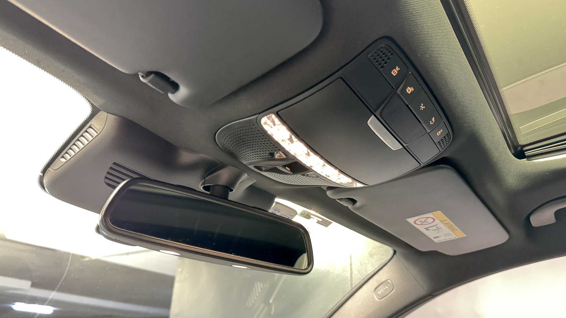 Mercedes-Benz Glc300 — foto 22 de 30