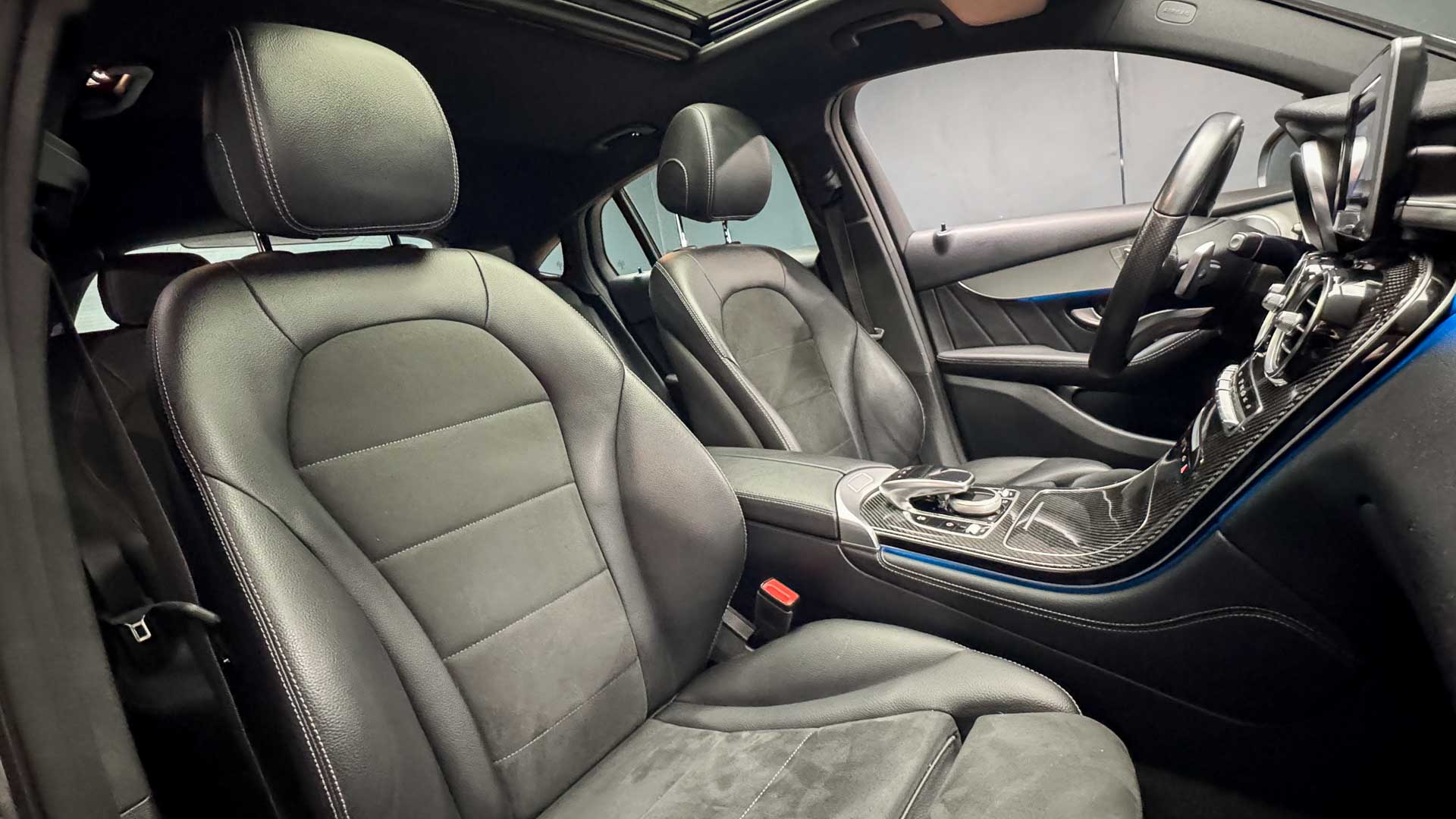 Mercedes-Benz Glc300 — foto 24 de 30