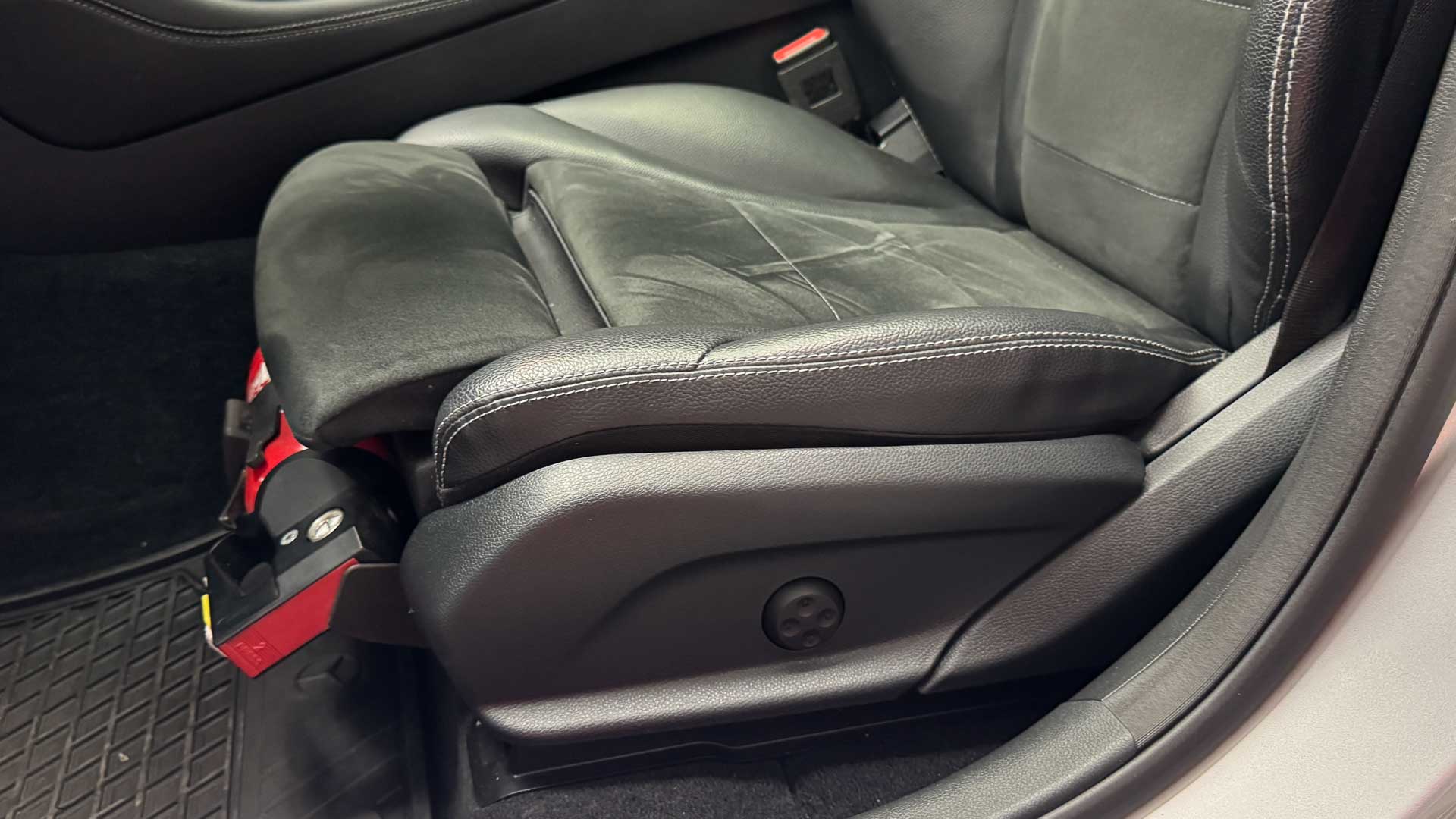 Mercedes-Benz Glc300 — foto 25 de 30
