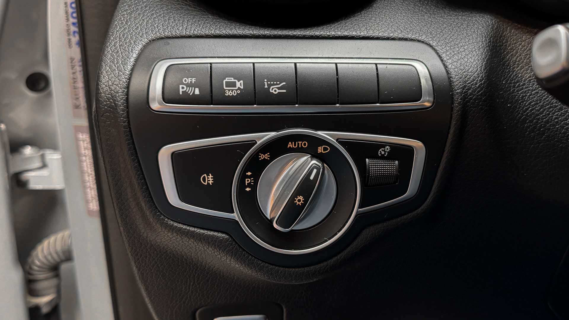 Mercedes-Benz Glc300 — foto 29 de 30