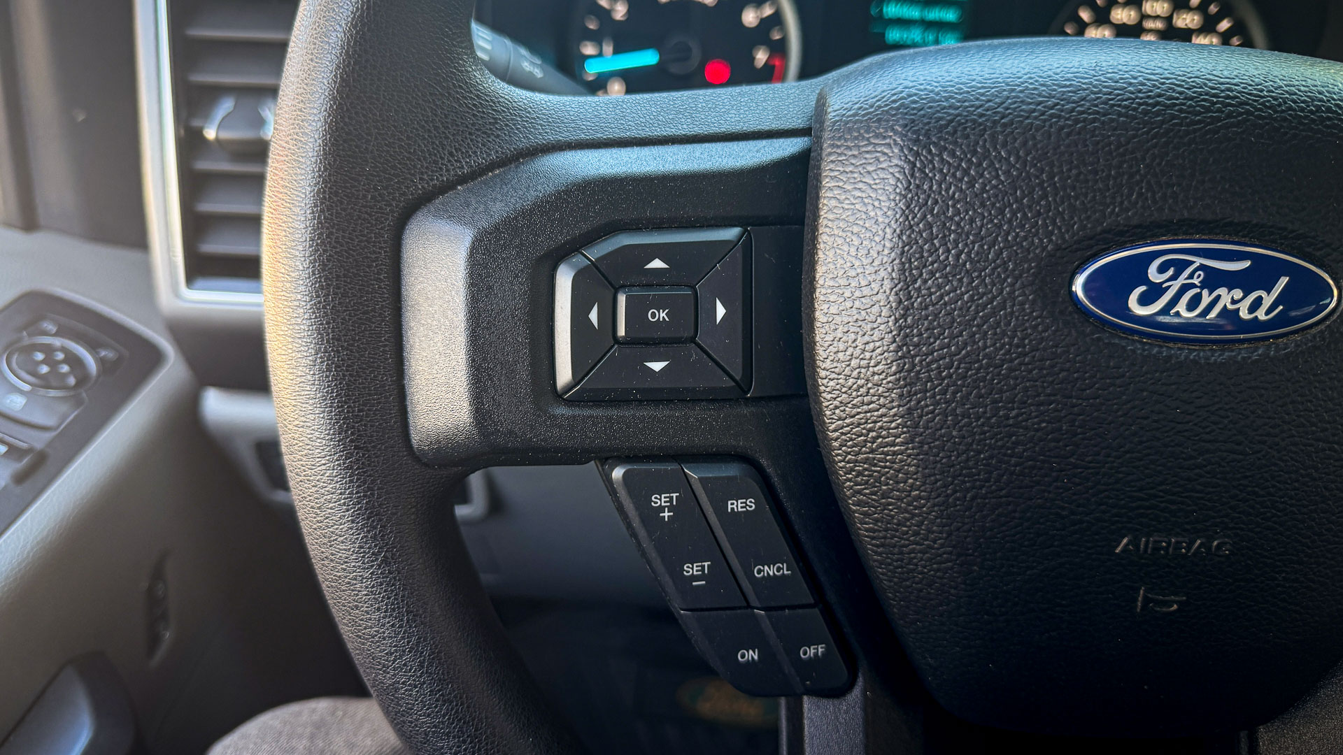 Ford F-150 — foto 10 de 25