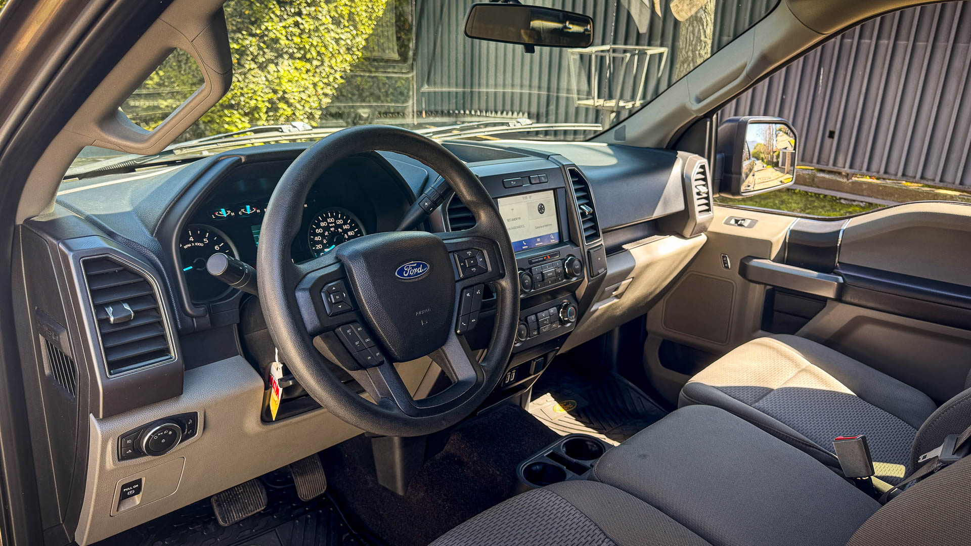 Ford F-150 — foto 12 de 25