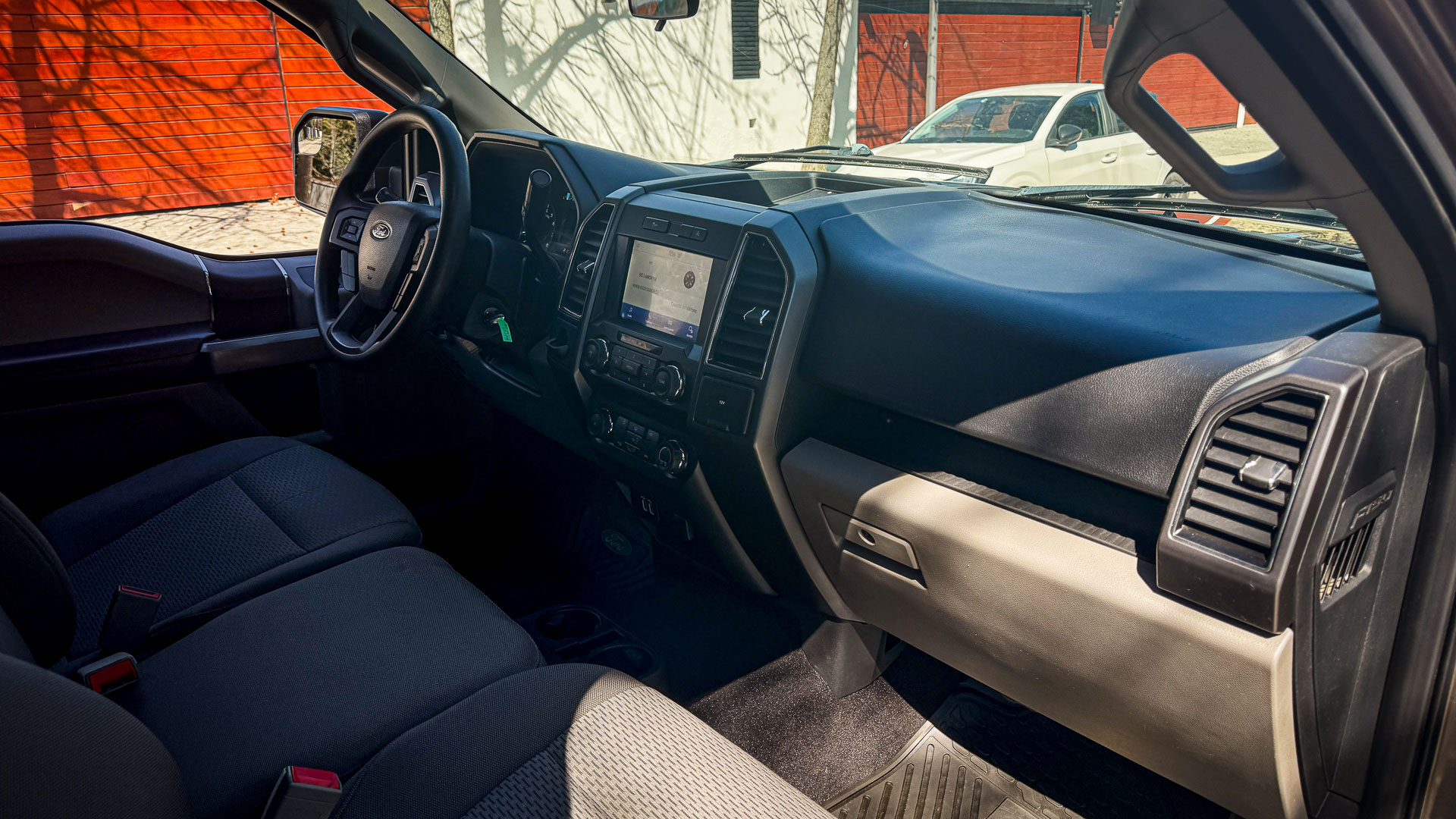 Ford F-150 — foto 14 de 25