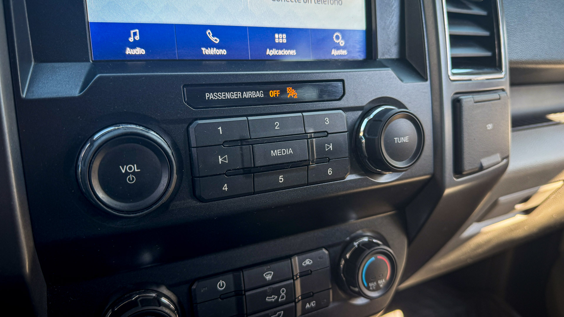 Ford F-150 — foto 18 de 25