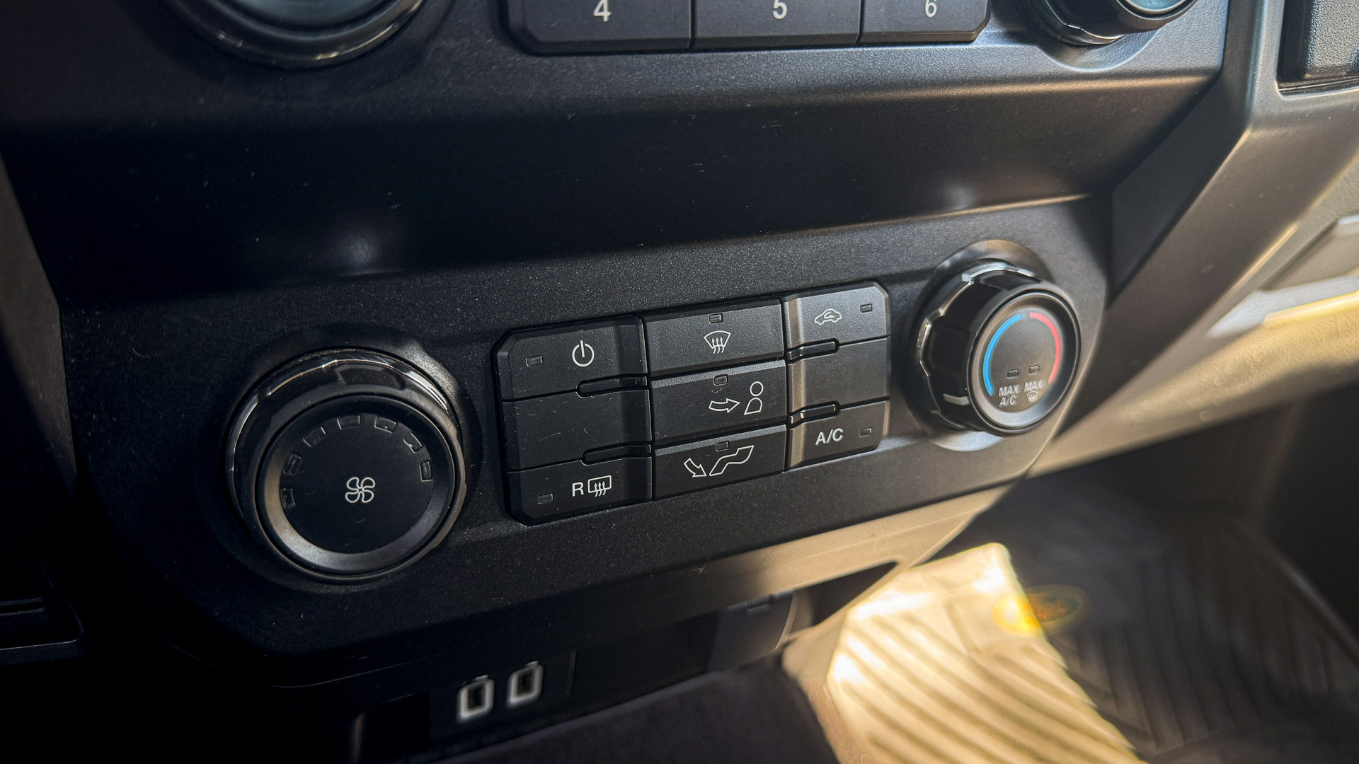 Ford F-150 — foto 19 de 25