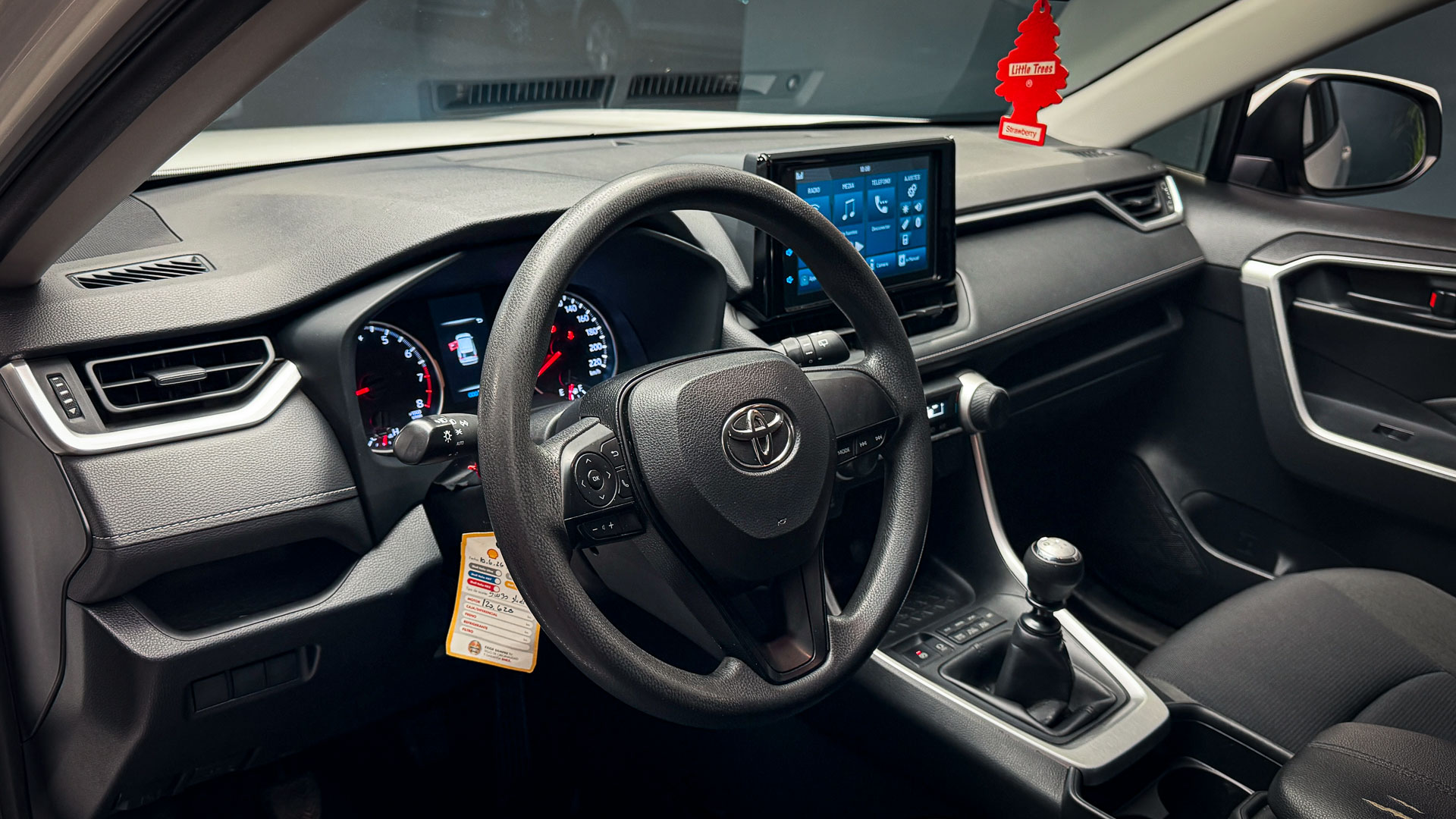 Toyota RAV4 — foto 11 de 24