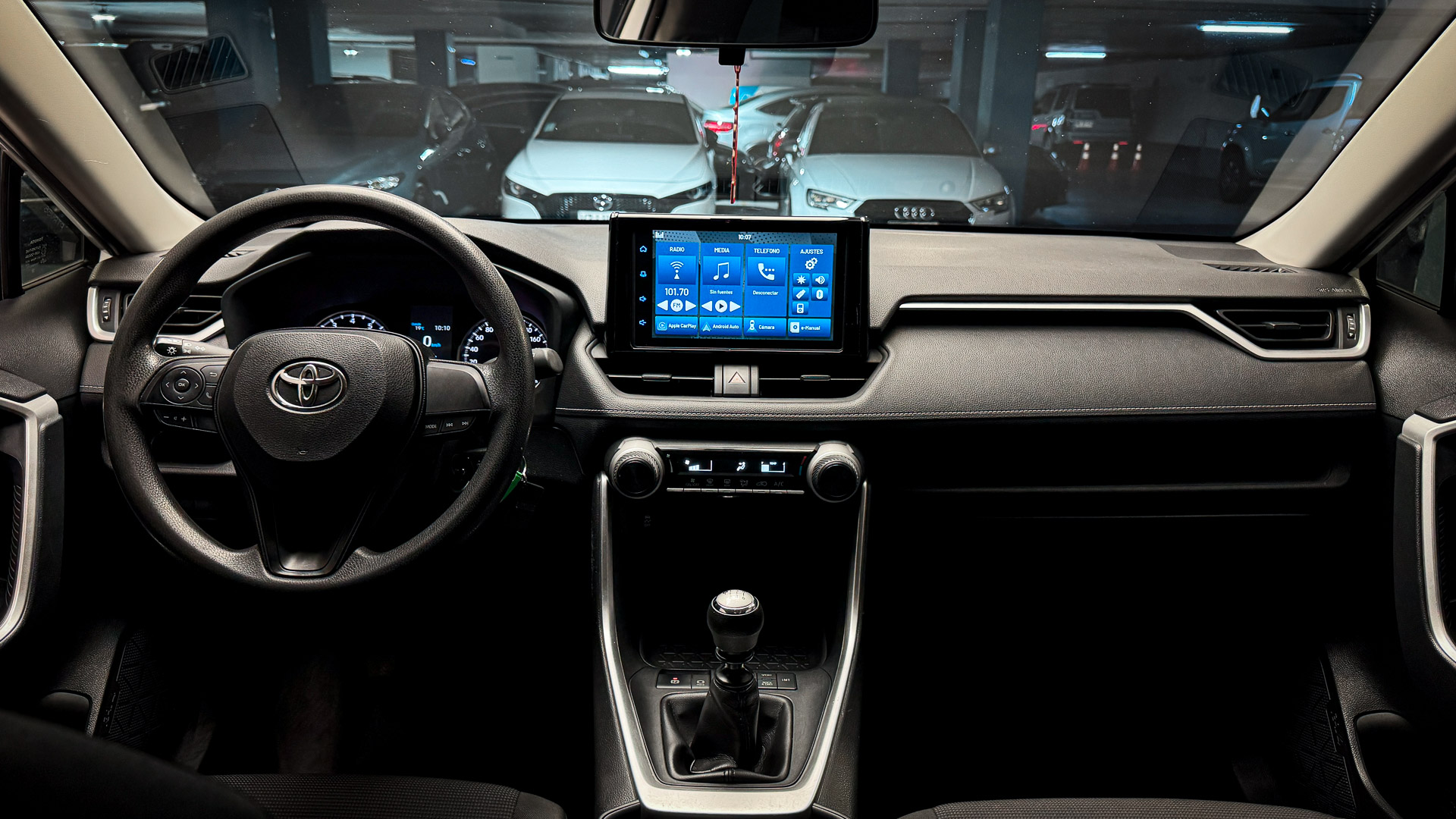 Toyota RAV4 — foto 14 de 24
