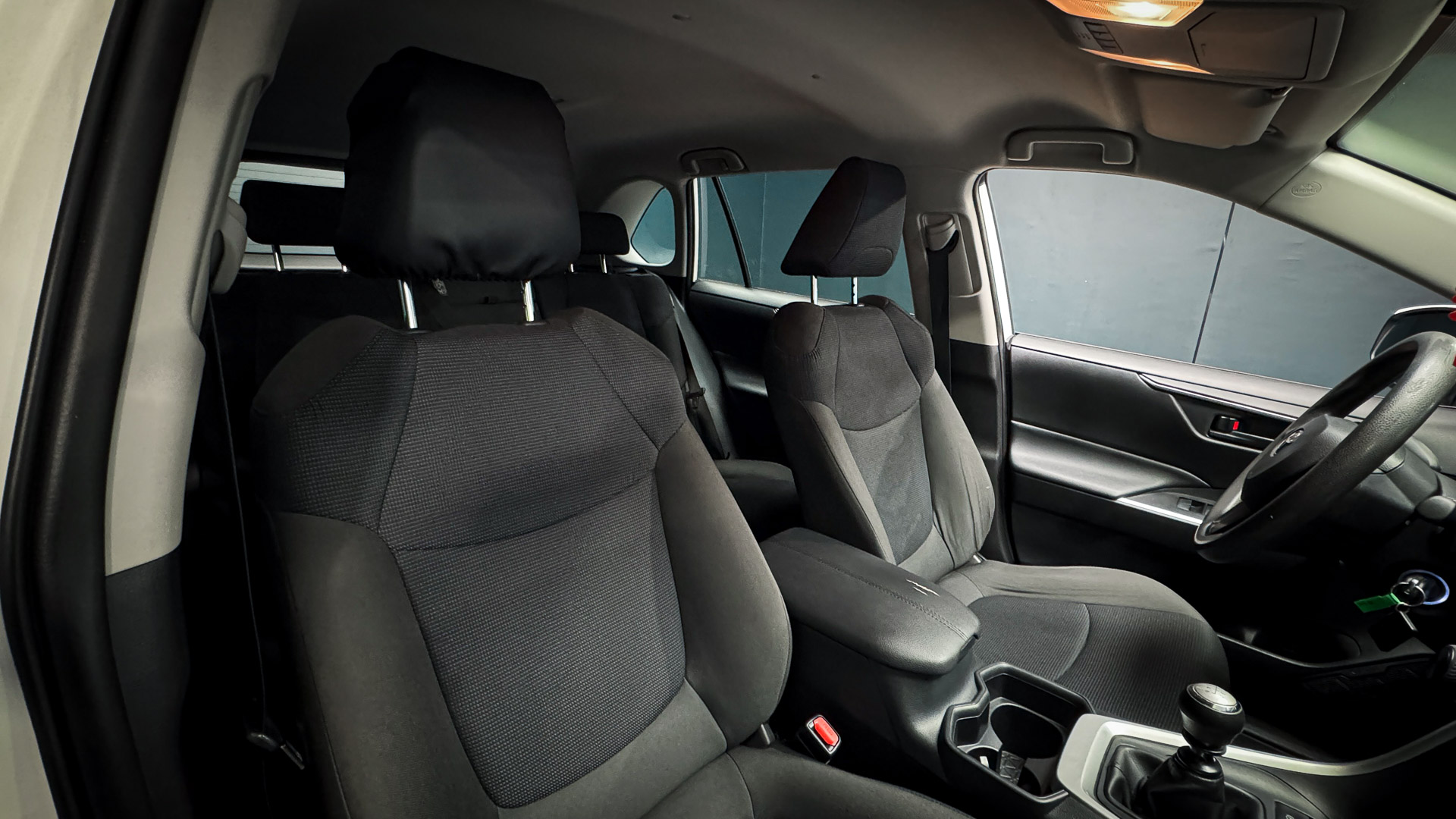 Toyota RAV4 — foto 21 de 24