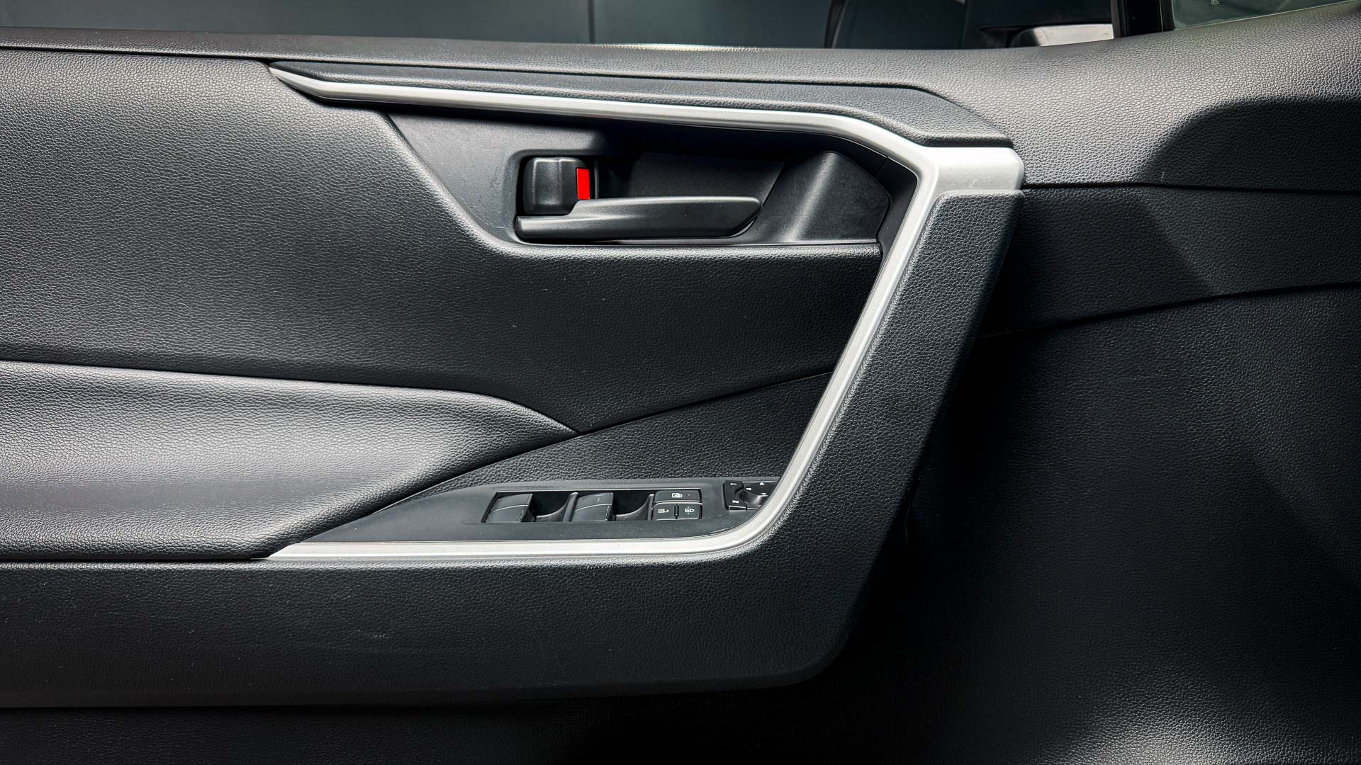Toyota RAV4 — foto 23 de 24