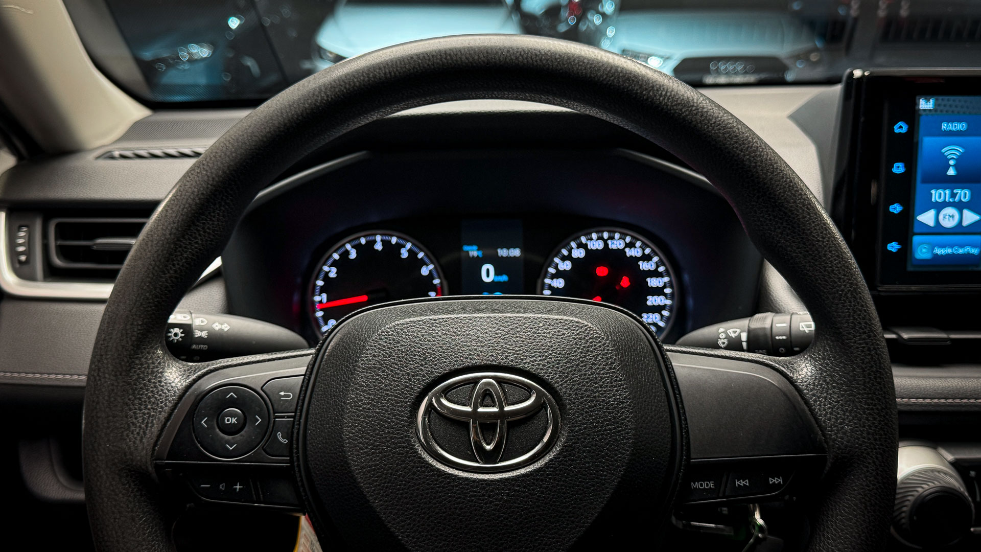 Toyota RAV4 — foto 7 de 24