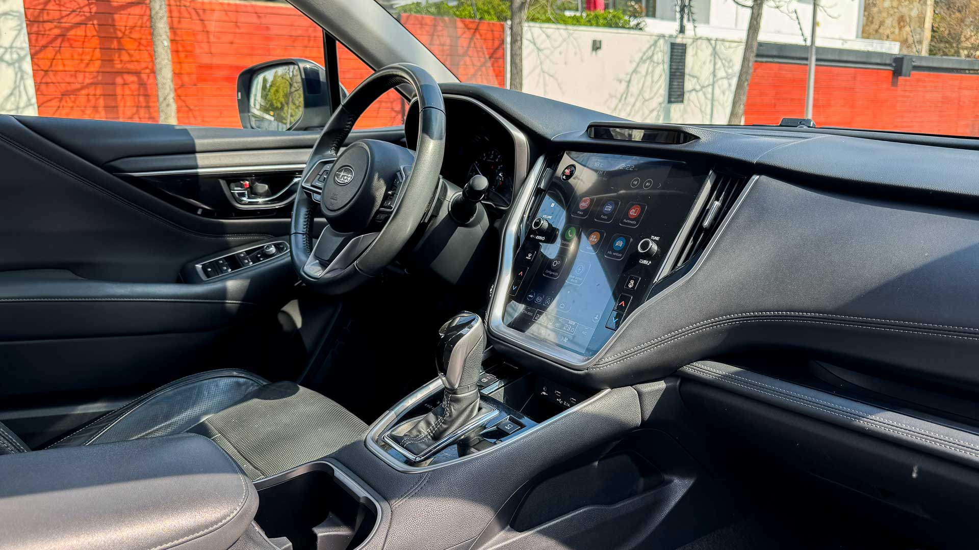 Subaru Outback — foto 13 de 28
