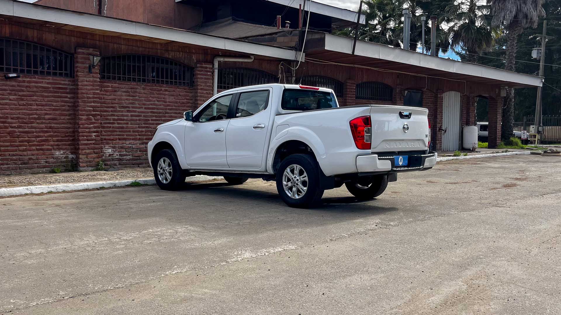 Nissan Navara — foto 2 de 24