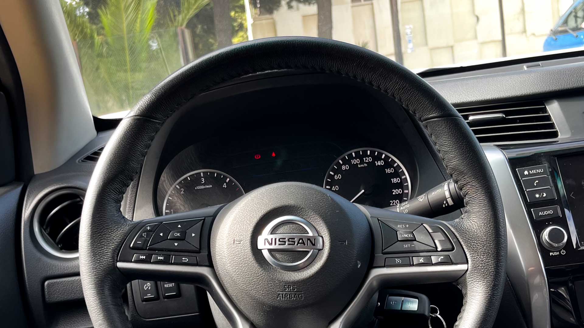 Nissan Navara — foto 7 de 24