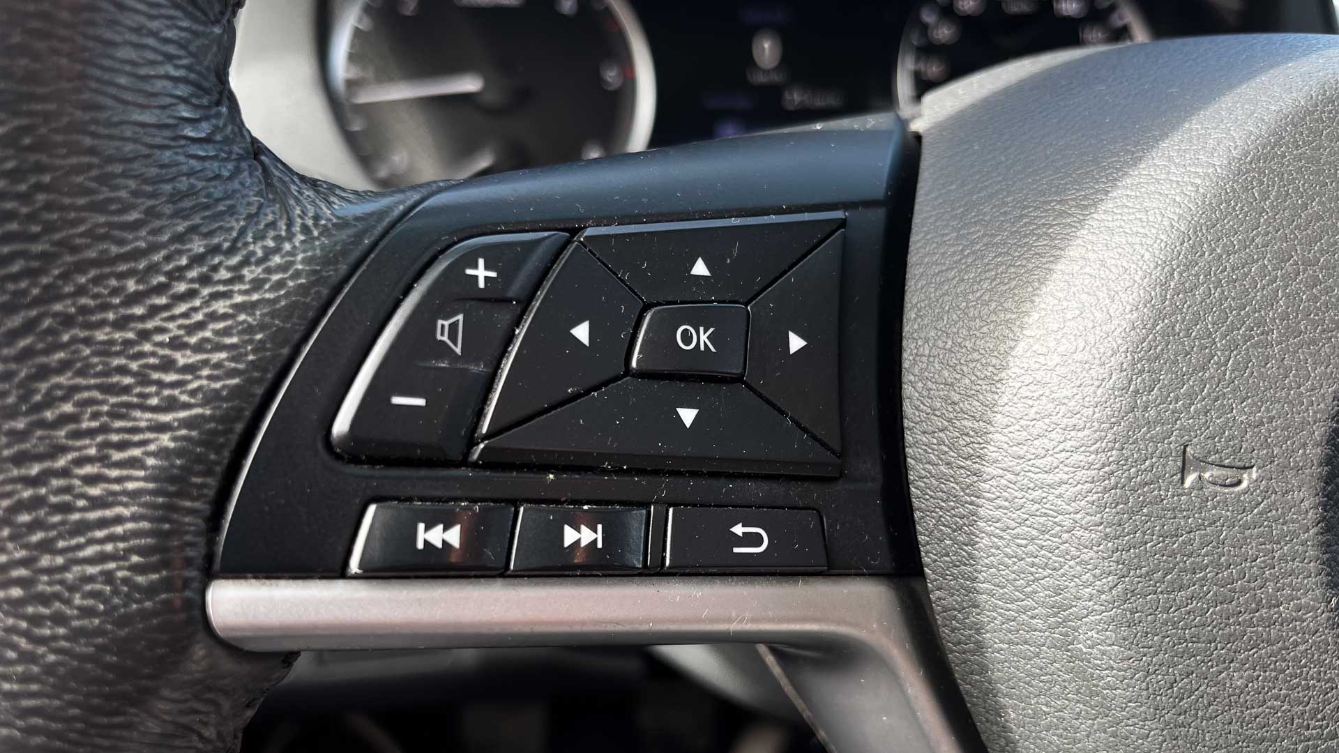 Nissan Navara — foto 9 de 24
