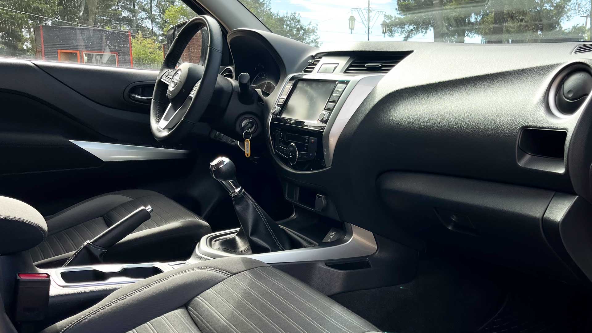 Nissan Navara — foto 13 de 24