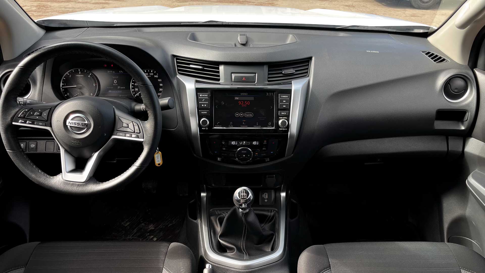 Nissan Navara — foto 14 de 24