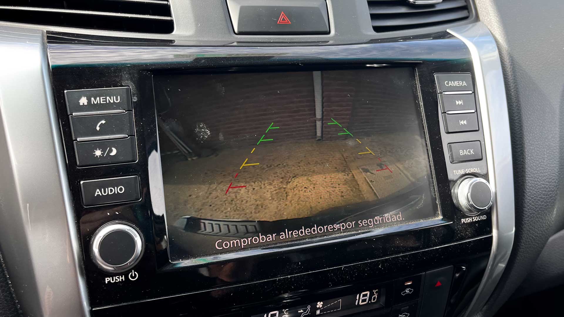 Nissan Navara — foto 17 de 24