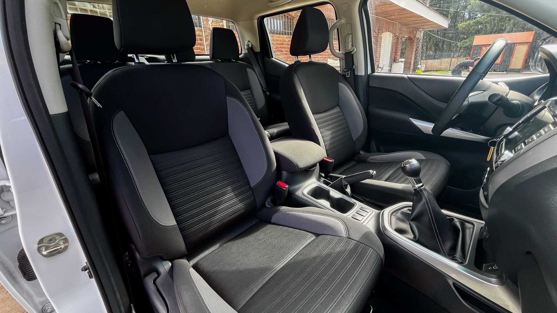 Nissan Navara — foto 22 de 24