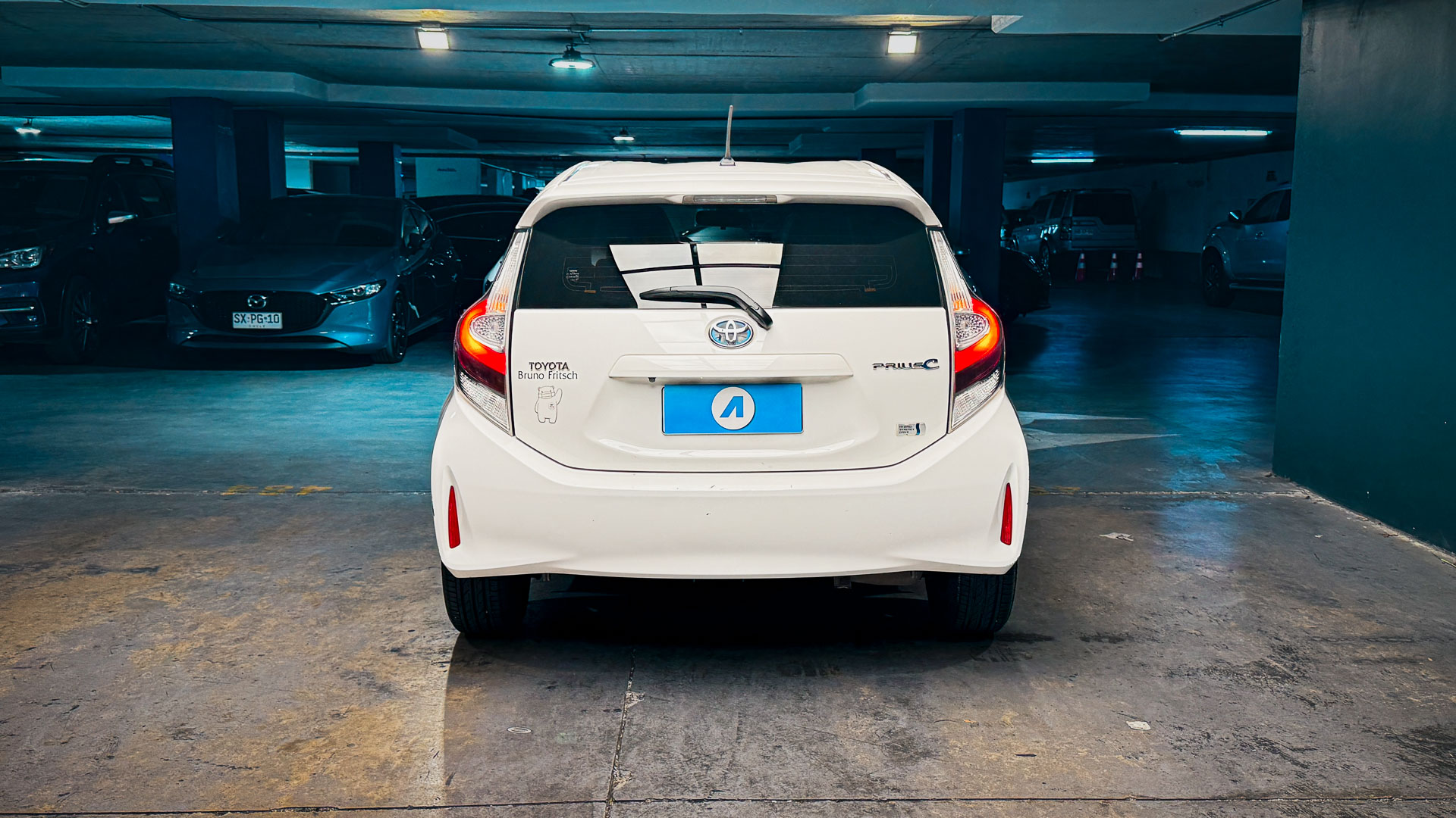 Toyota Prius C — foto 3 de 27
