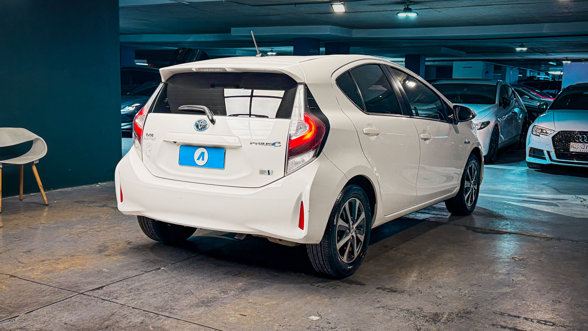 Toyota Prius C — foto 4 de 27