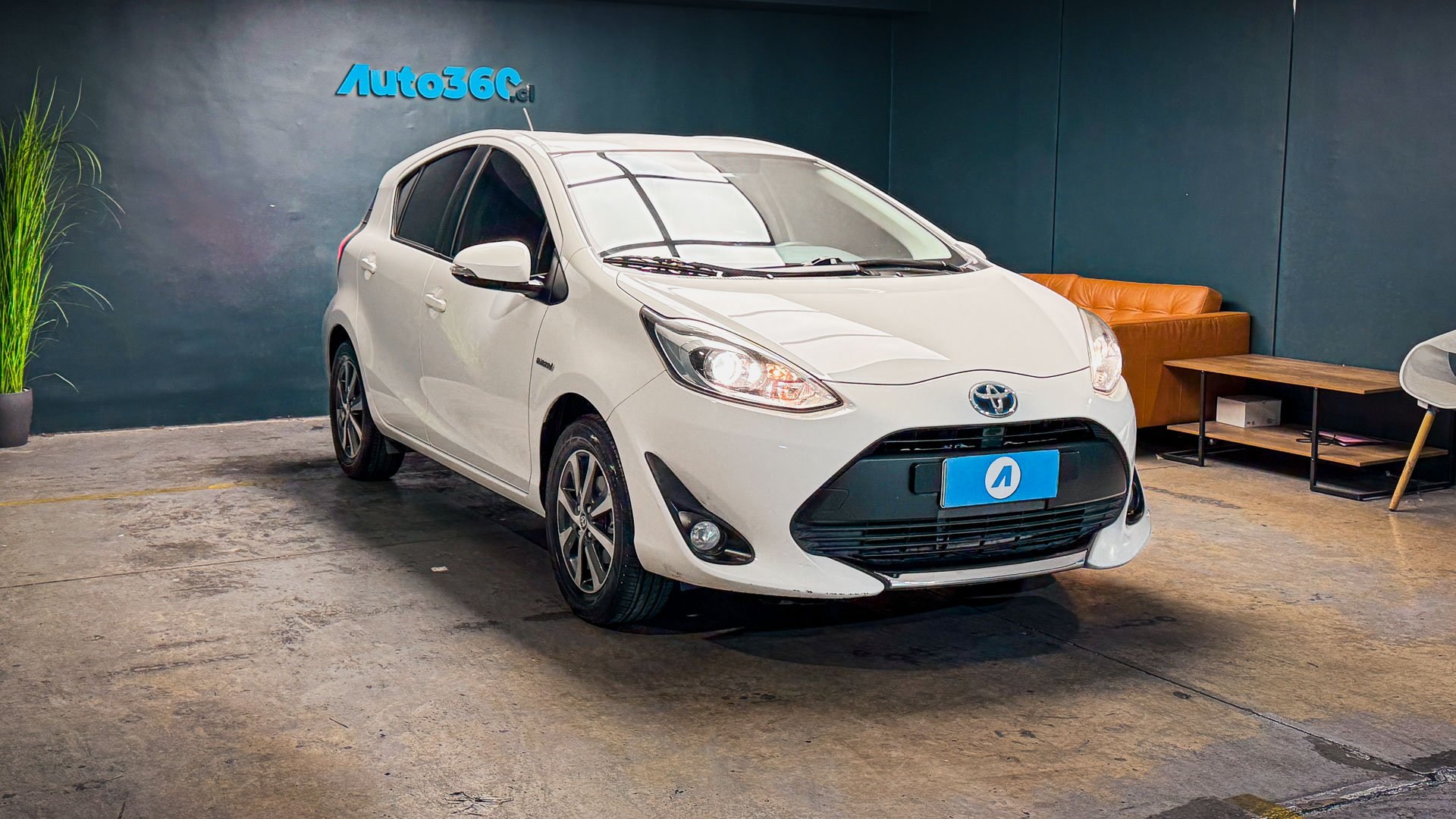 Toyota Prius C — foto 5 de 27