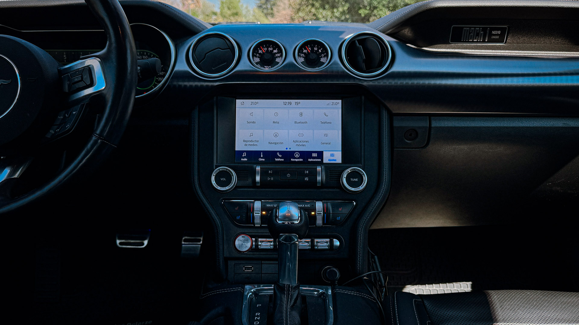 Ford Mustang — foto 15 de 27