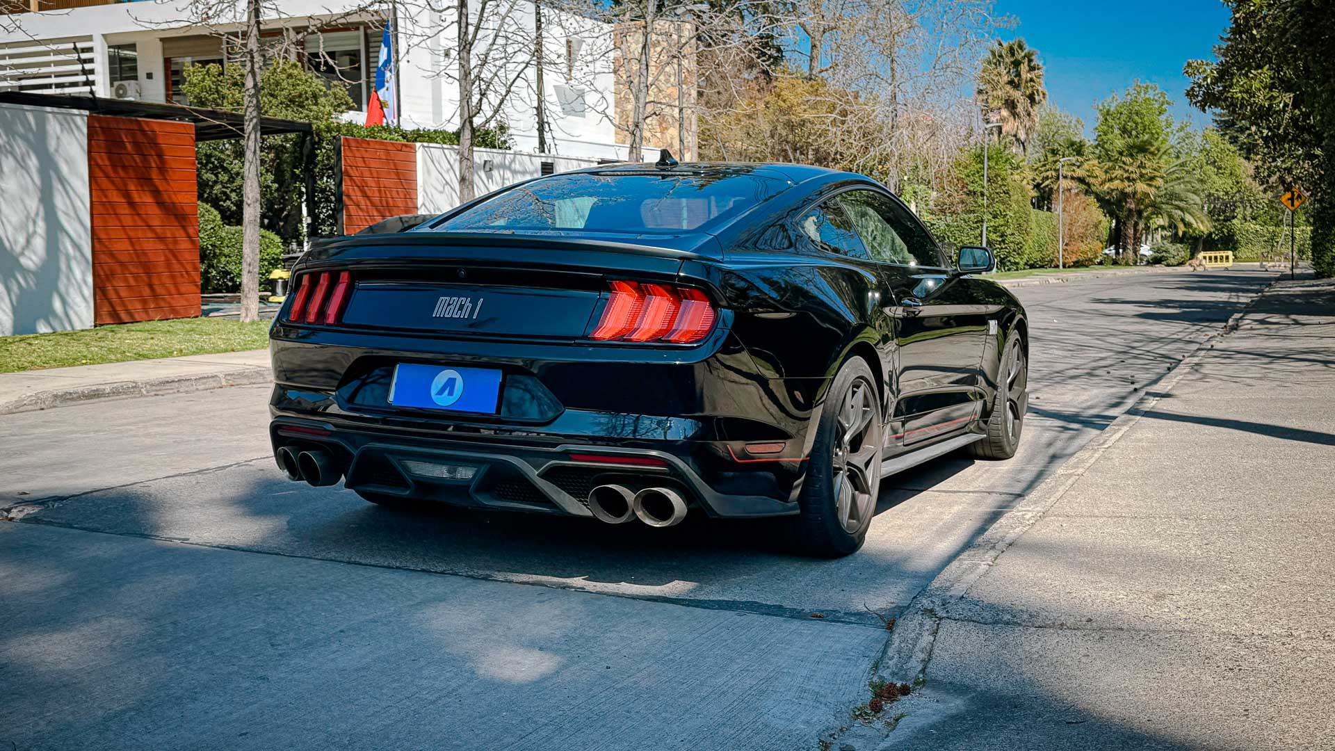 Ford Mustang — foto 4 de 27