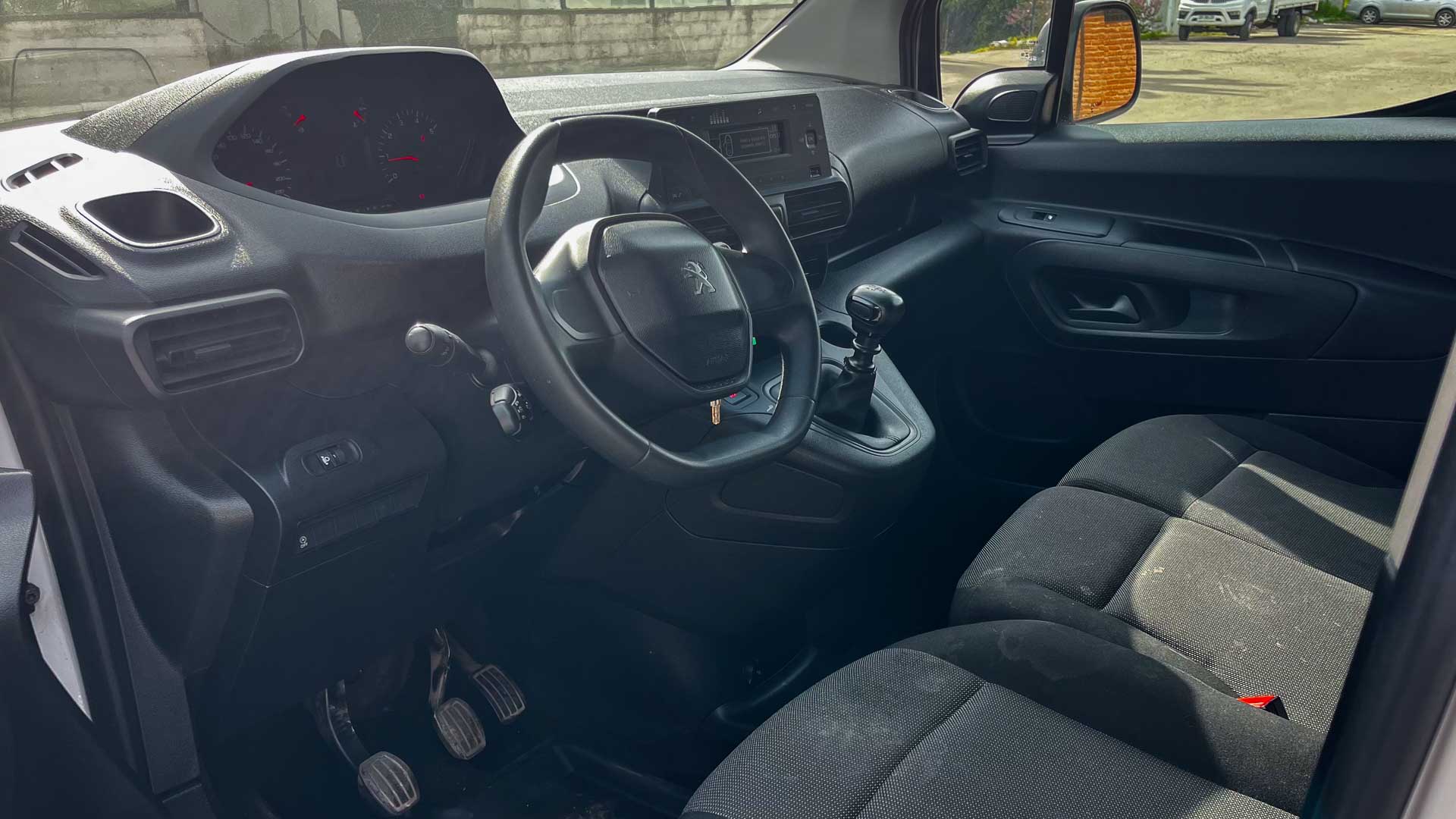 Peugeot Partner — foto 10 de 20