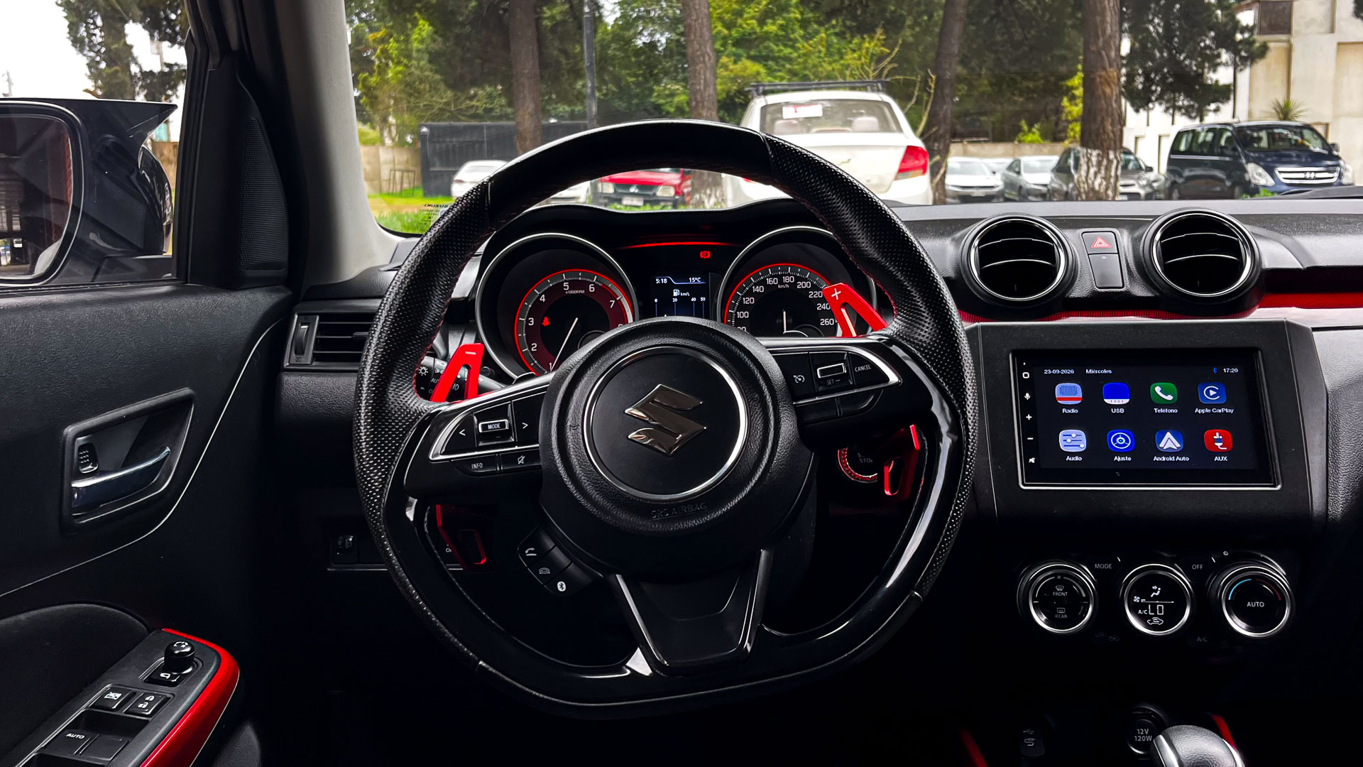 Suzuki Swift — foto 12 de 24