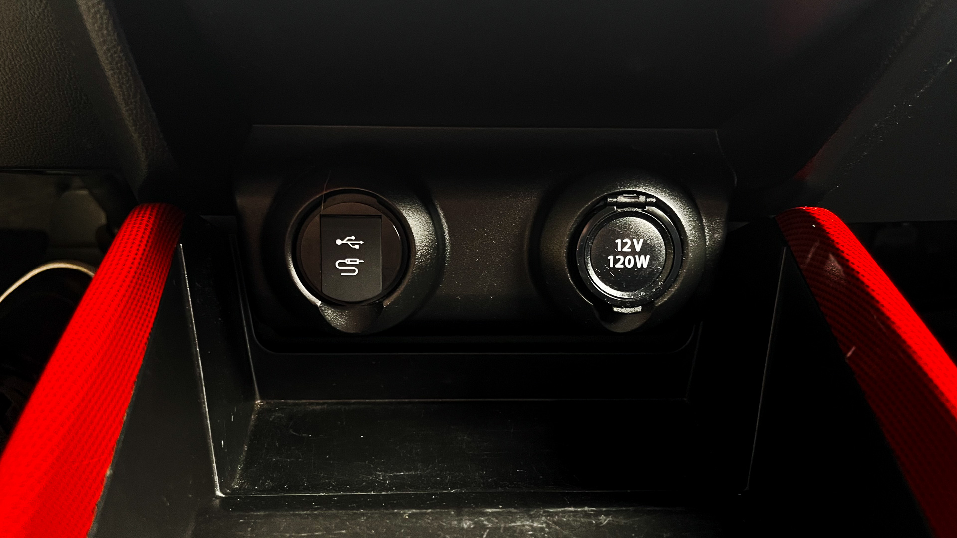 Suzuki Swift — foto 17 de 24