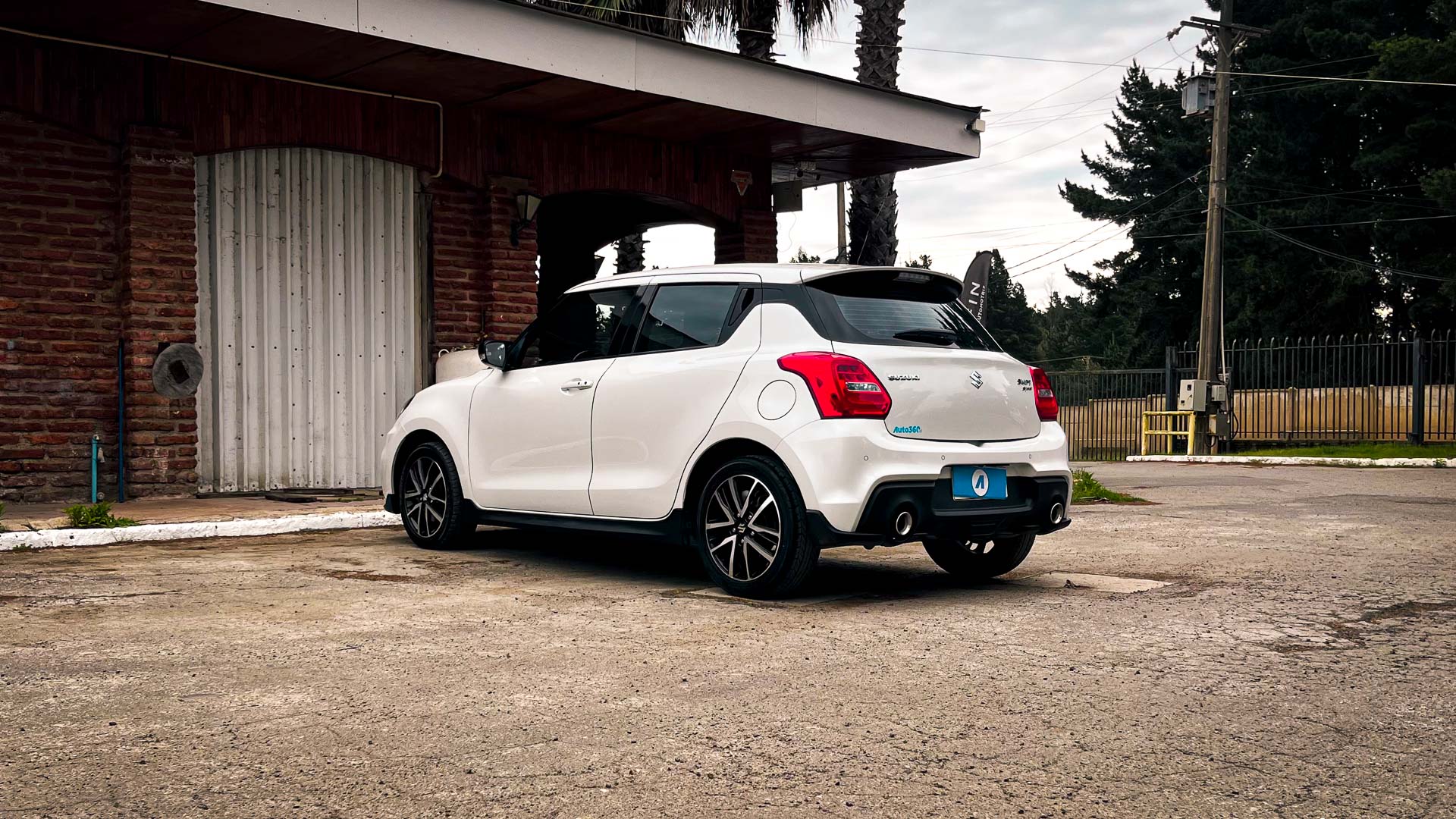 Suzuki Swift — foto 2 de 24