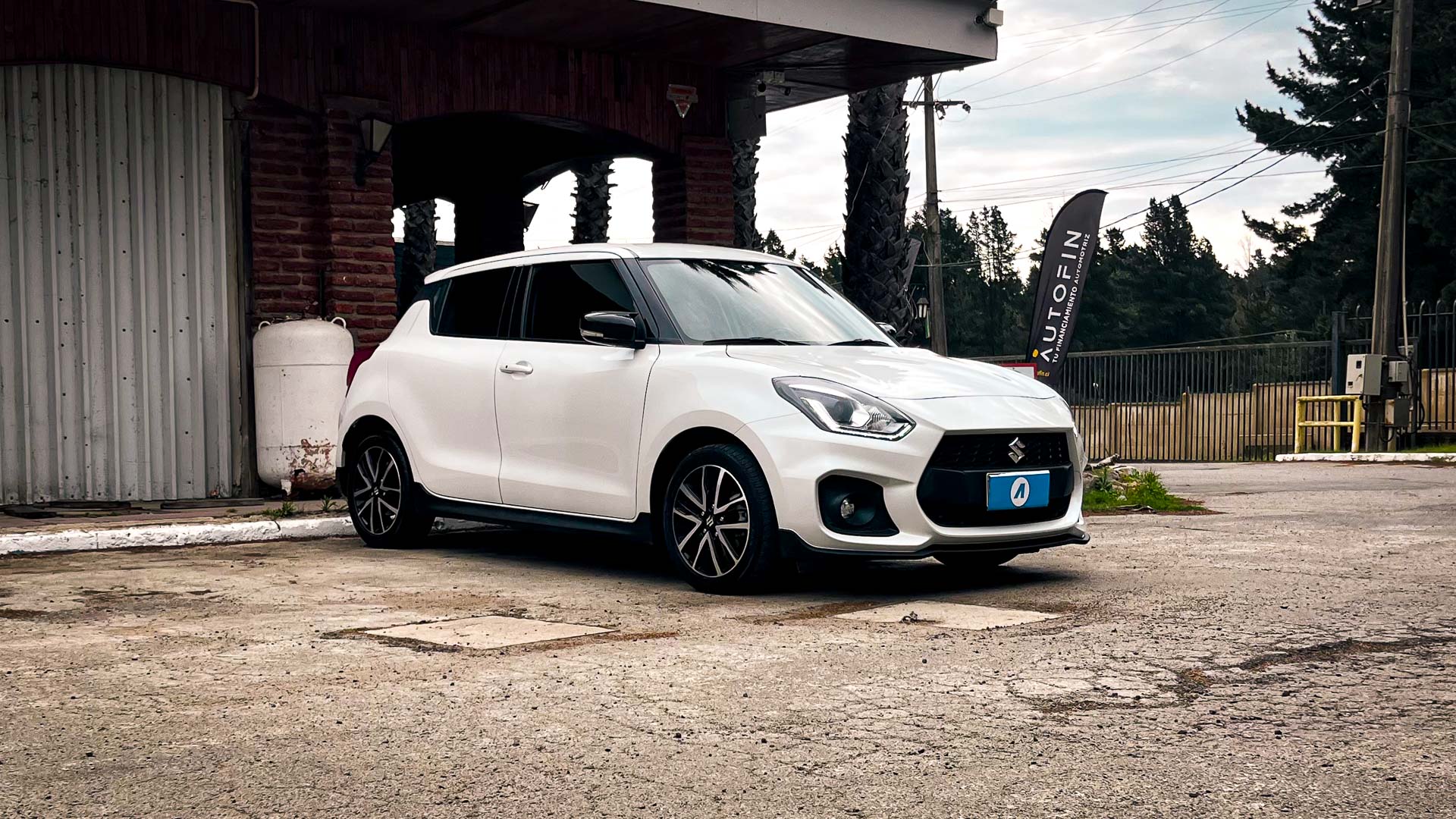 Suzuki Swift — foto 5 de 24
