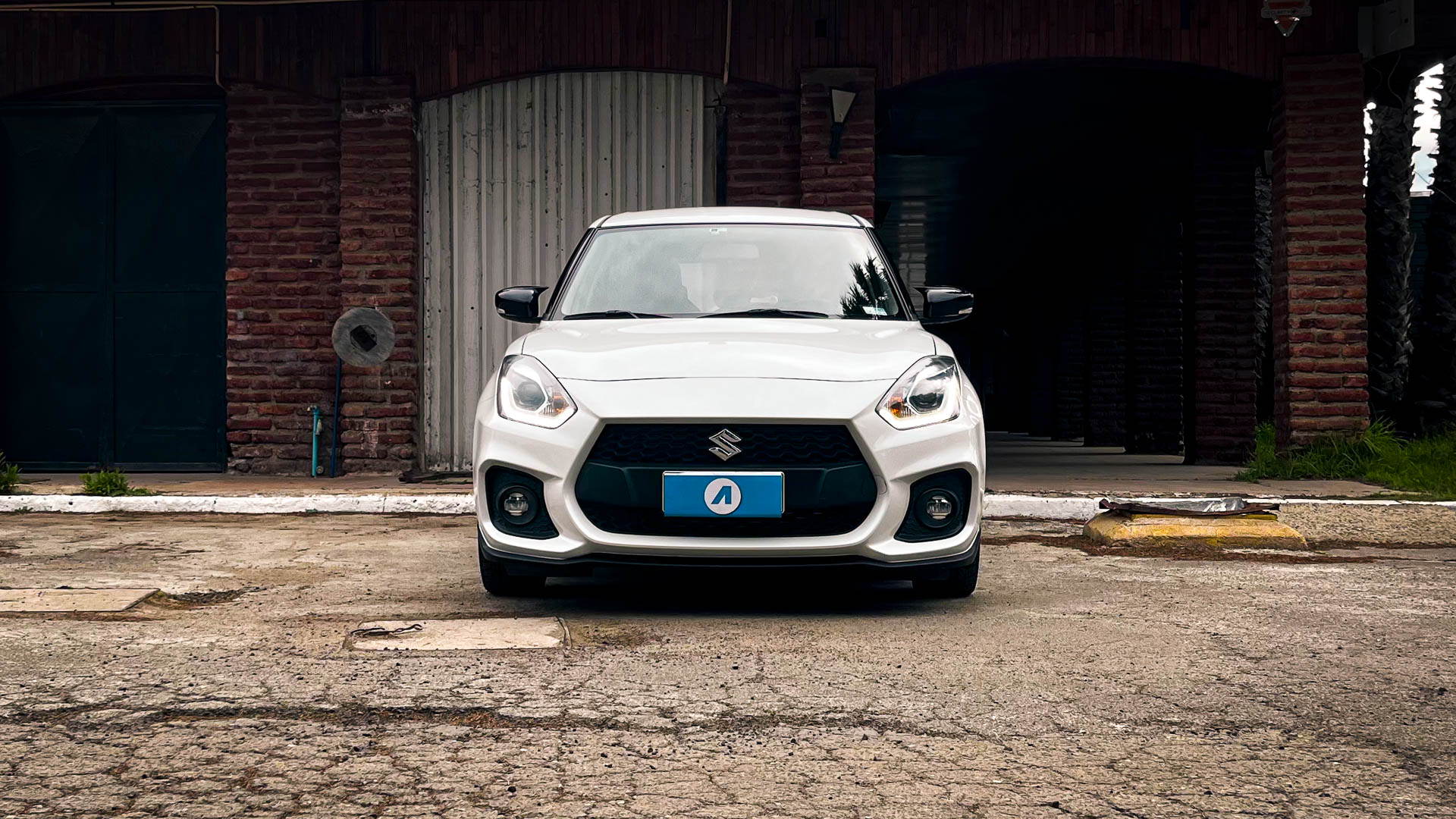 Suzuki Swift — foto 6 de 24