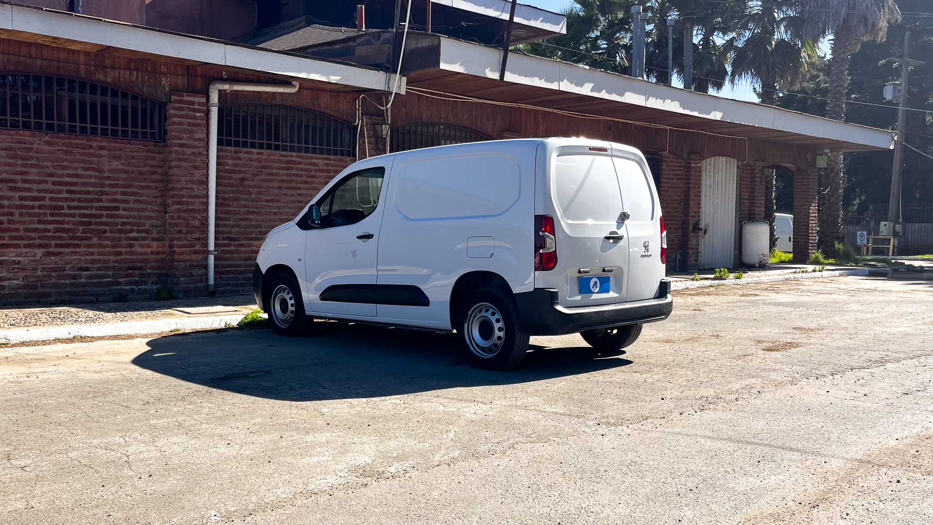 Peugeot Partner — foto 2 de 21
