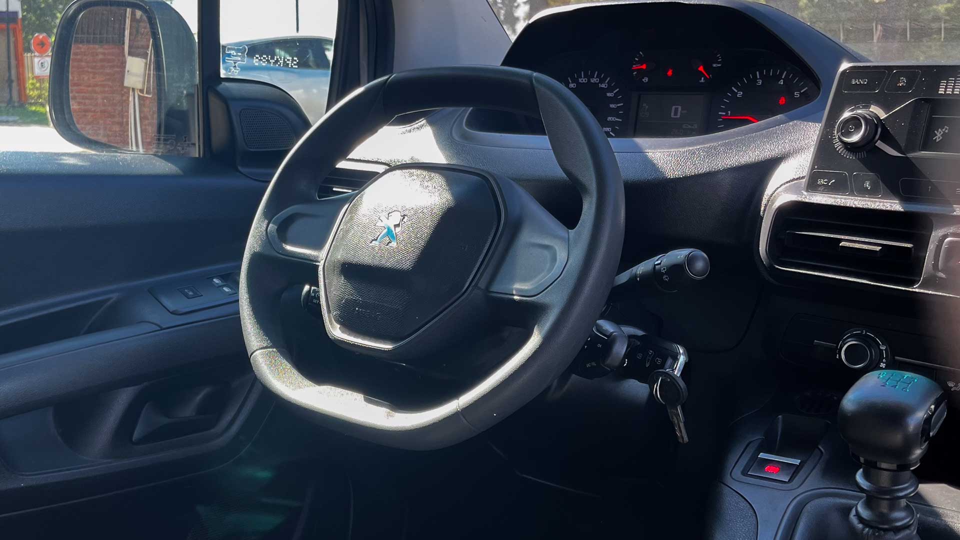 Peugeot Partner — foto 11 de 21