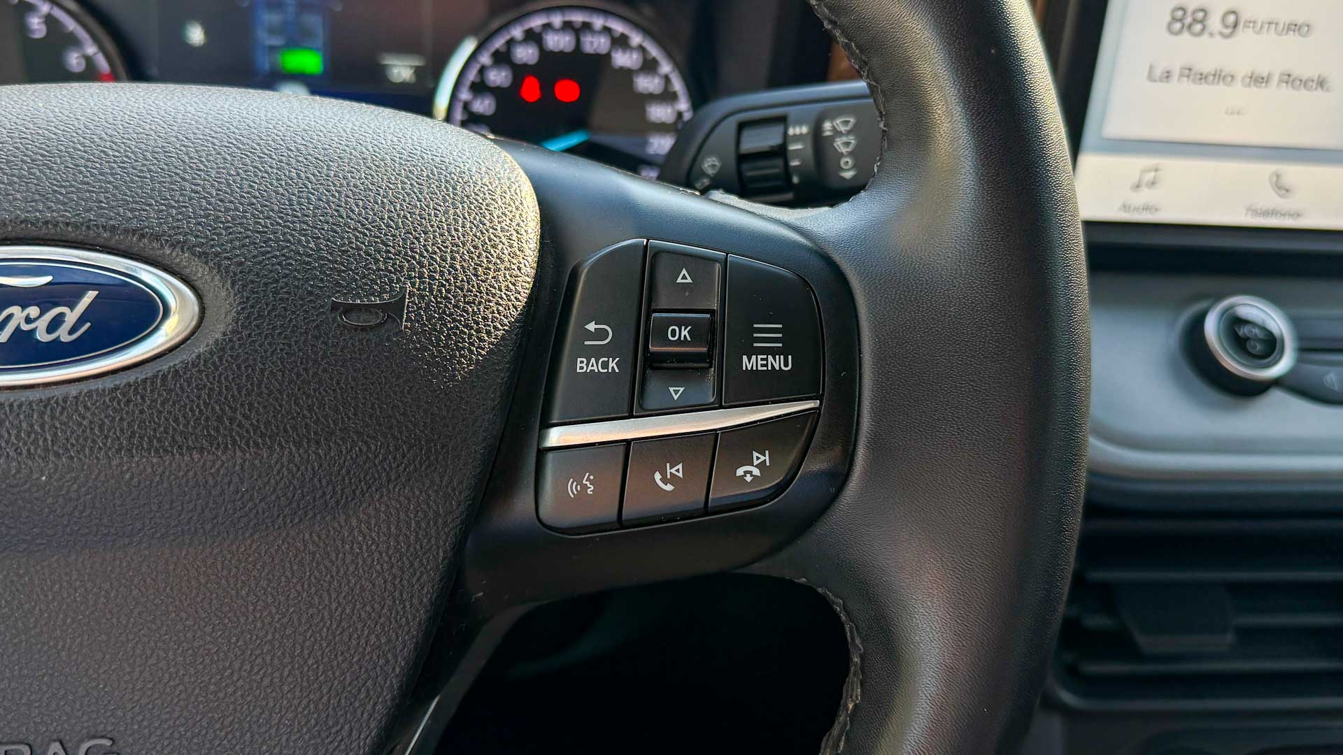 Ford Maverick — foto 11 de 28