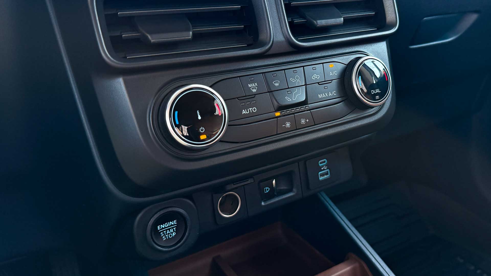 Ford Maverick — foto 18 de 28