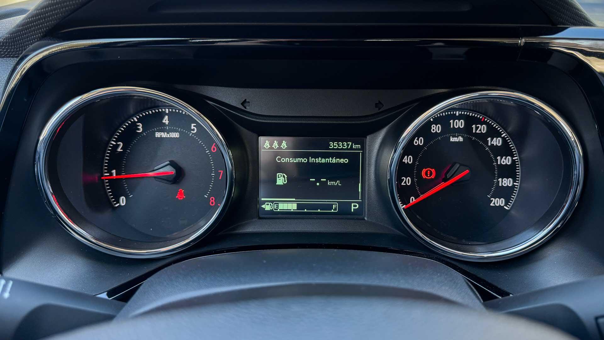 Chevrolet Montana — foto 9 de 28