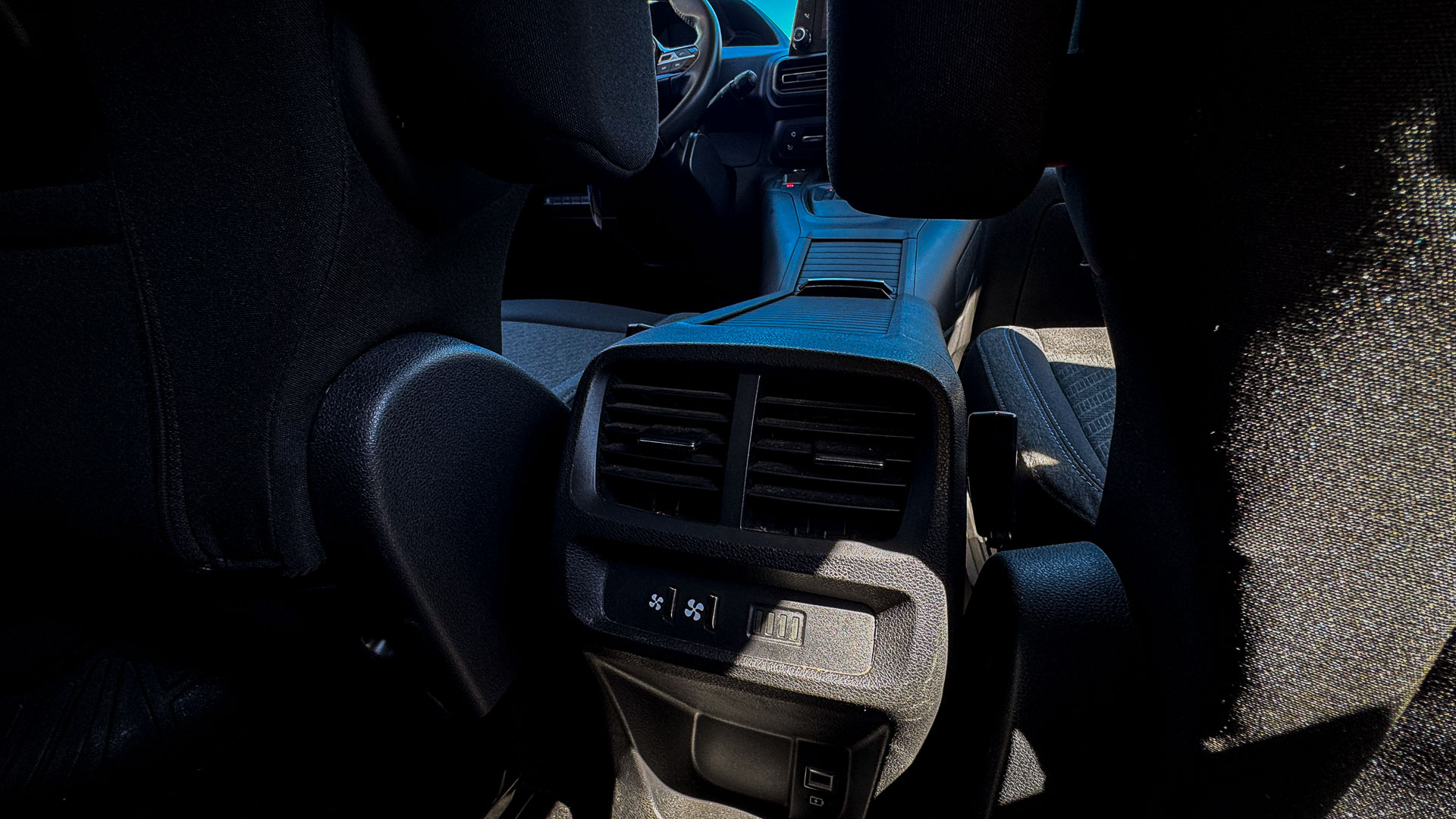 Peugeot Rifter — foto 28 de 29