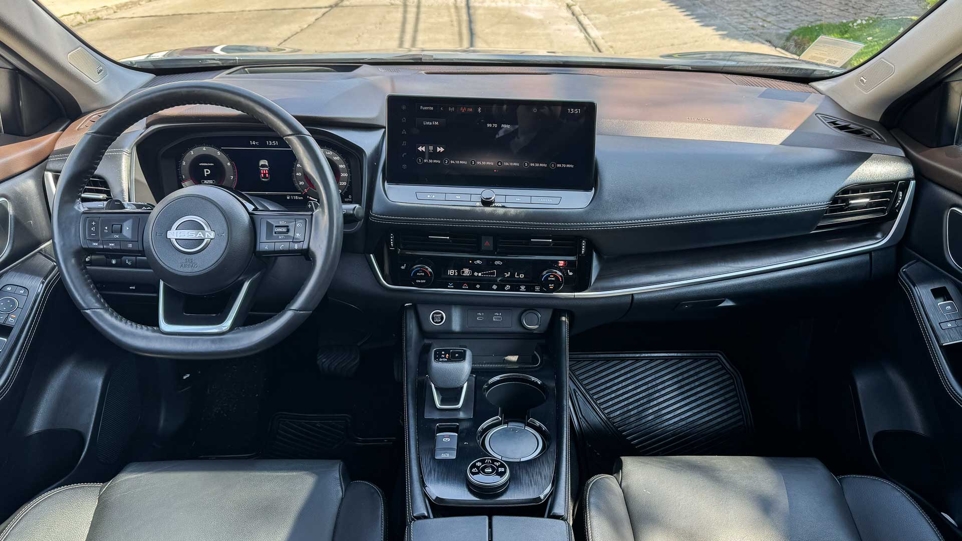 Nissan X-Trail — foto 14 de 29