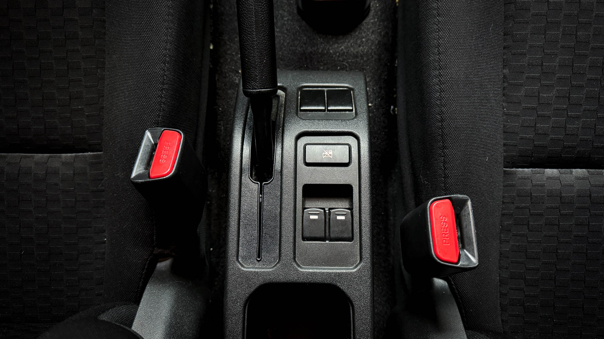 Suzuki Jimny — foto 20 de 25