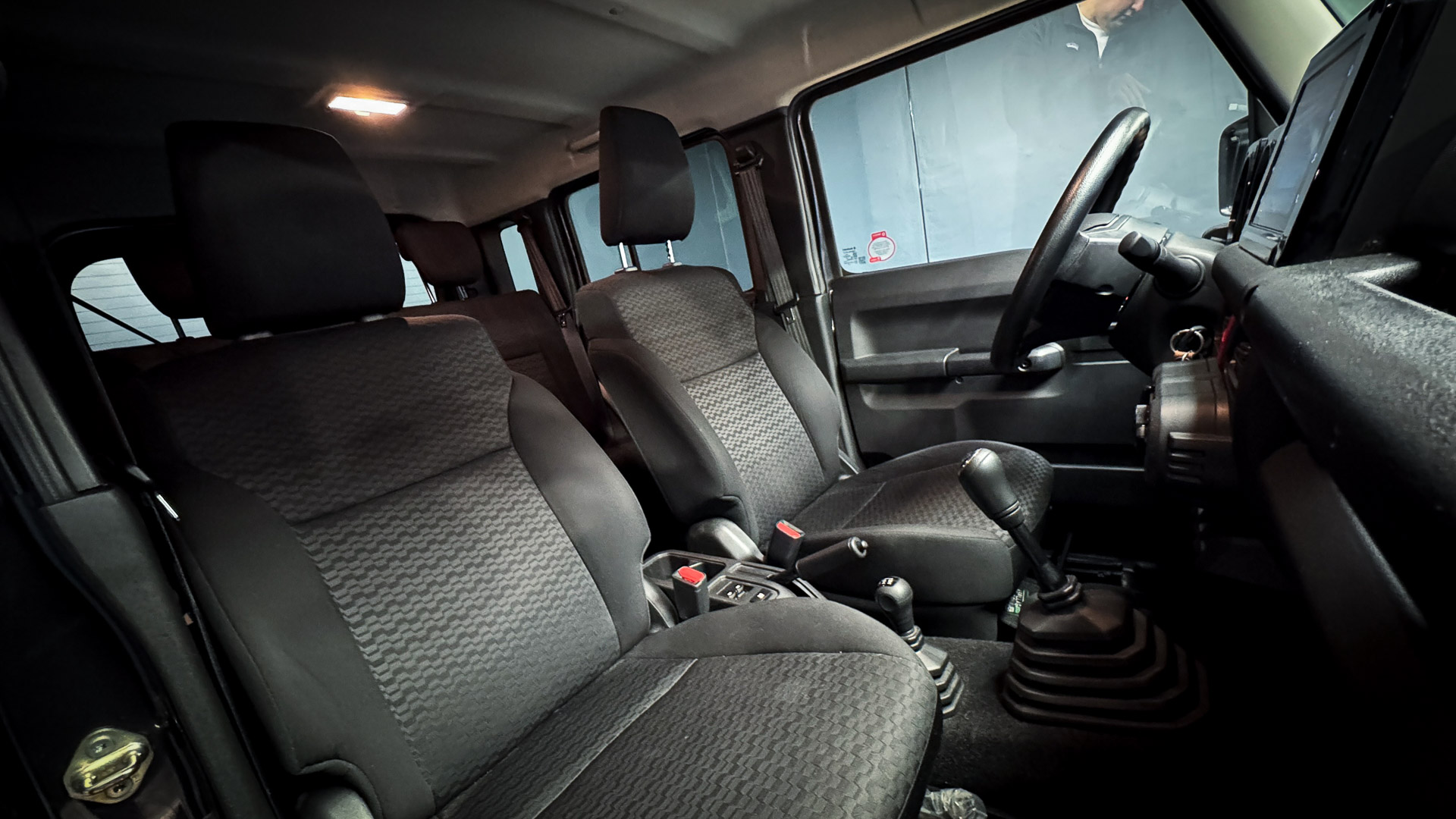 Suzuki Jimny — foto 22 de 25