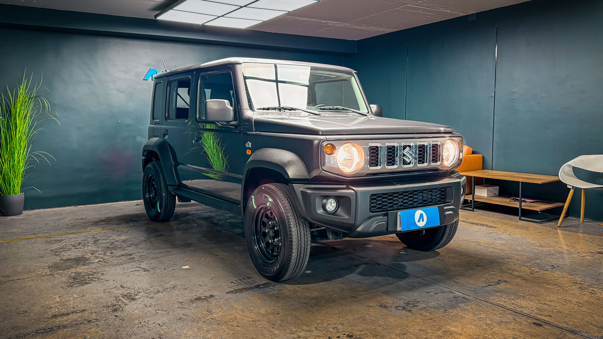 Suzuki Jimny — foto 5 de 25