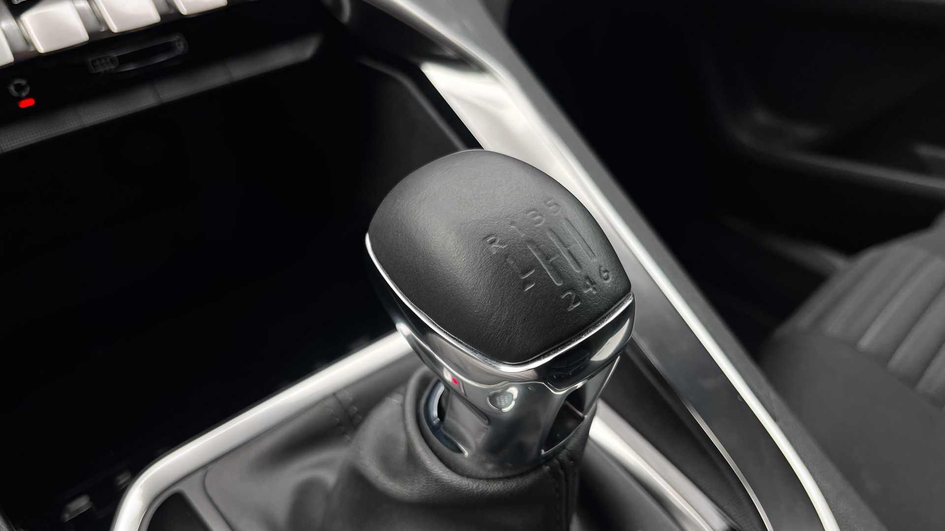 Peugeot 3008 — foto 19 de 25