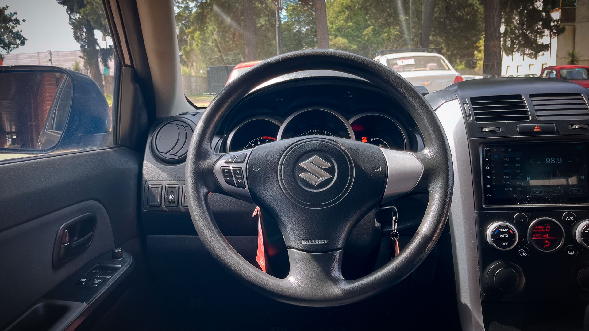 Suzuki Grand Vitara — foto 10 de 20