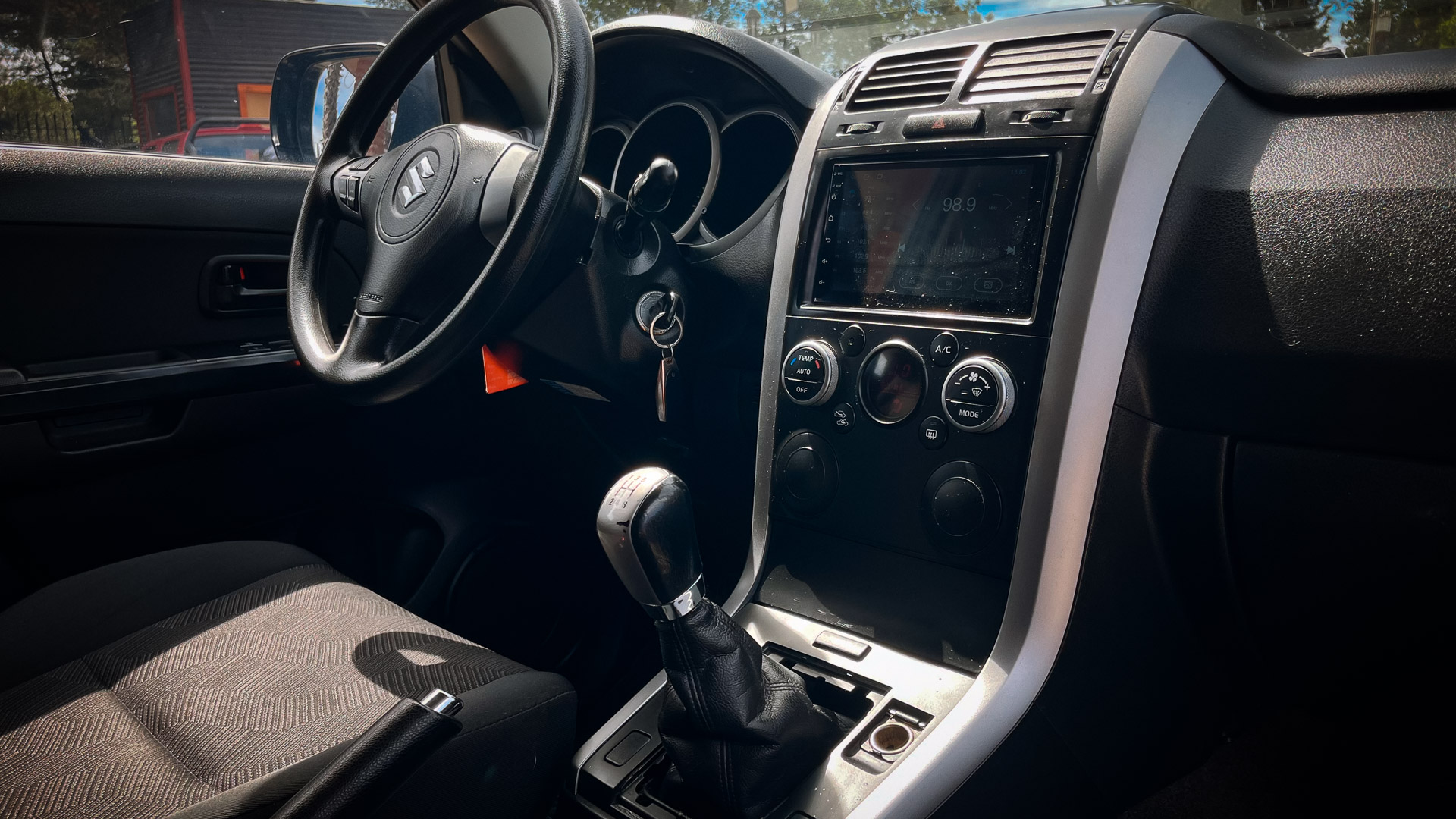 Suzuki Grand Vitara — foto 12 de 20