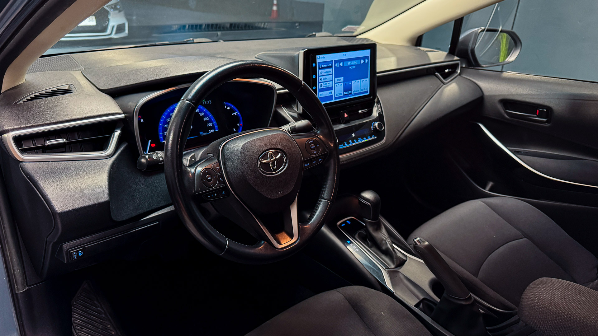 Toyota Corolla — foto 11 de 25